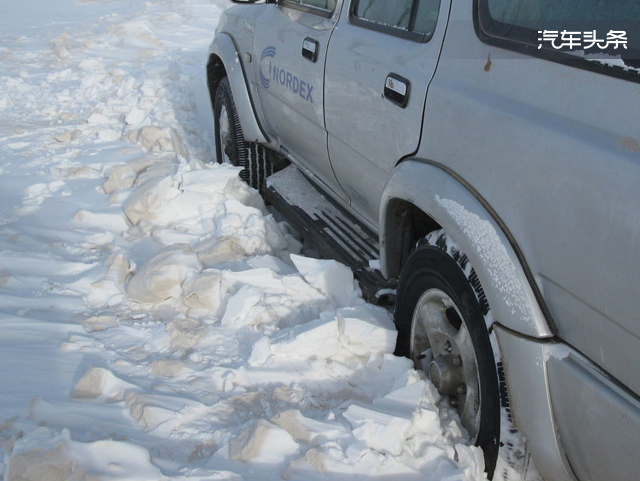 雪地应该怎么开车_新手雪地开车技巧_新手雪地开车注意事项