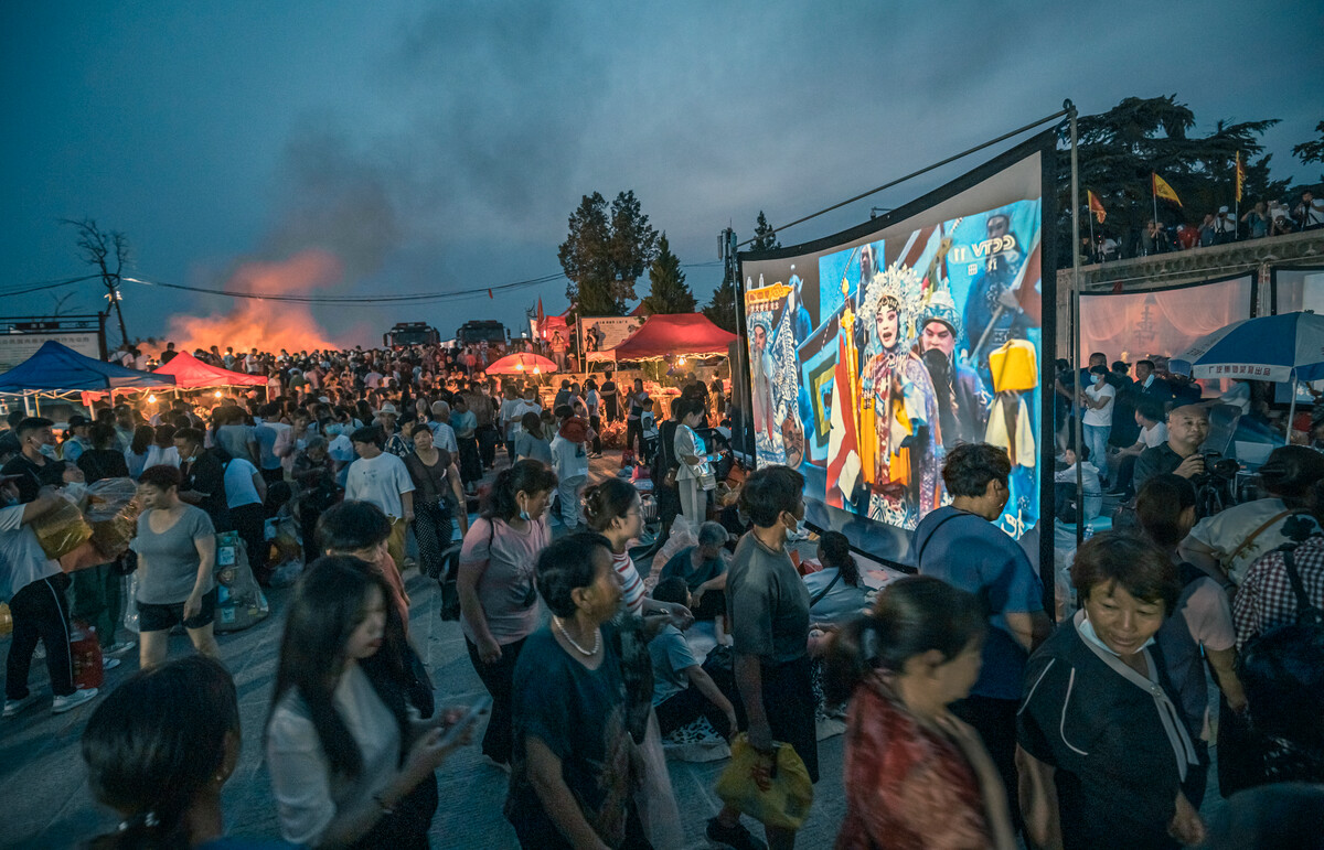 黄昏影院：夕阳西下的特色电影院