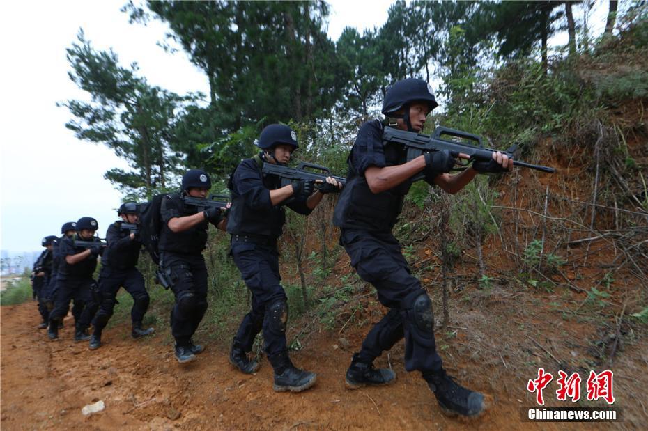 特警游戏手游_手机版特警中警游戏_警察特警游戏