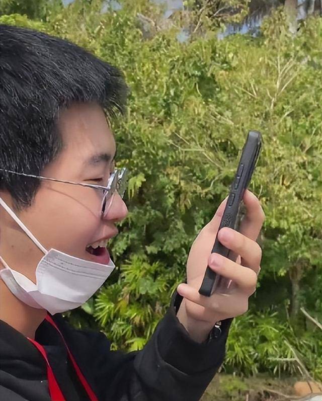 手机换屏幕玩游戏不听指挥_手机换屏幕玩游戏不听指挥_手机换屏幕玩游戏不听指挥