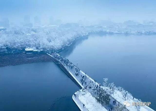 风小雪话题_小雪花信风_风花小雪