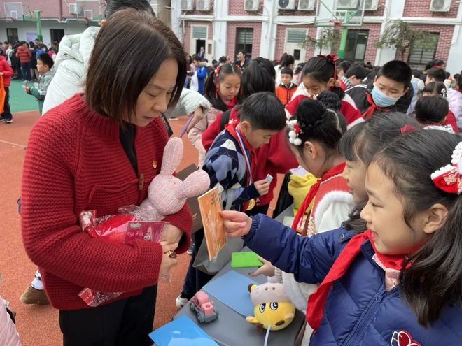 苹果手机游戏公益_ios手游公益服是什么意思_苹果手游公益服盒子